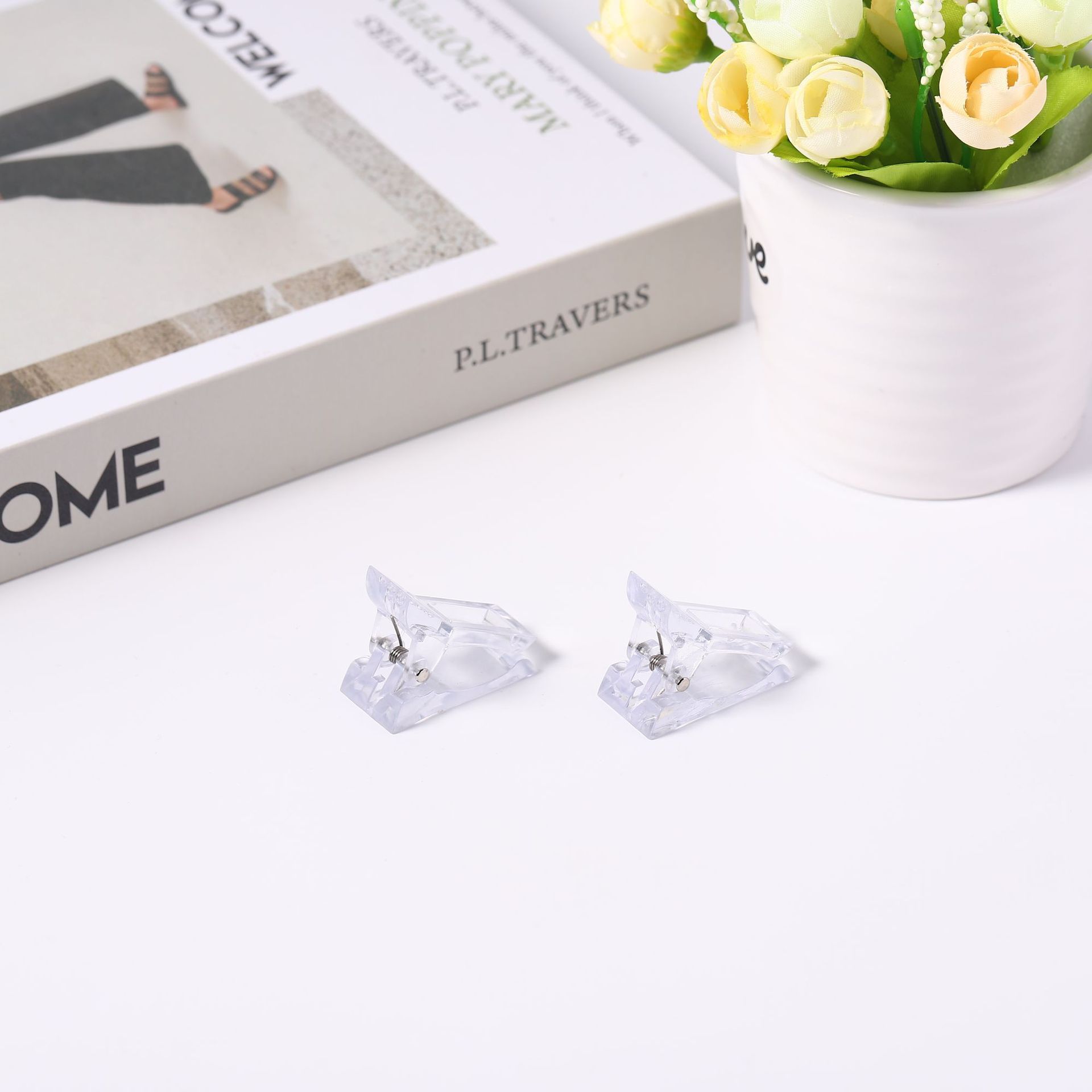 Cross-border in stock nail art crystal clip nail art fixing clip extension nail mold fixing nail auxiliary crystal glue clip