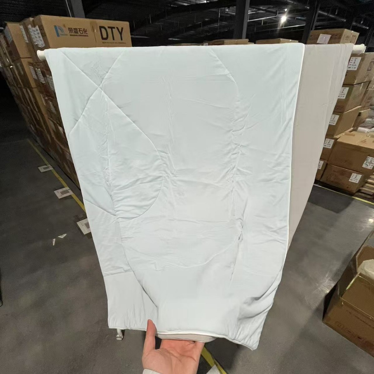 In 2025, the new summer cool feeling quilt is quilted with plain double-sided super soft ice silk cold feeling quilt