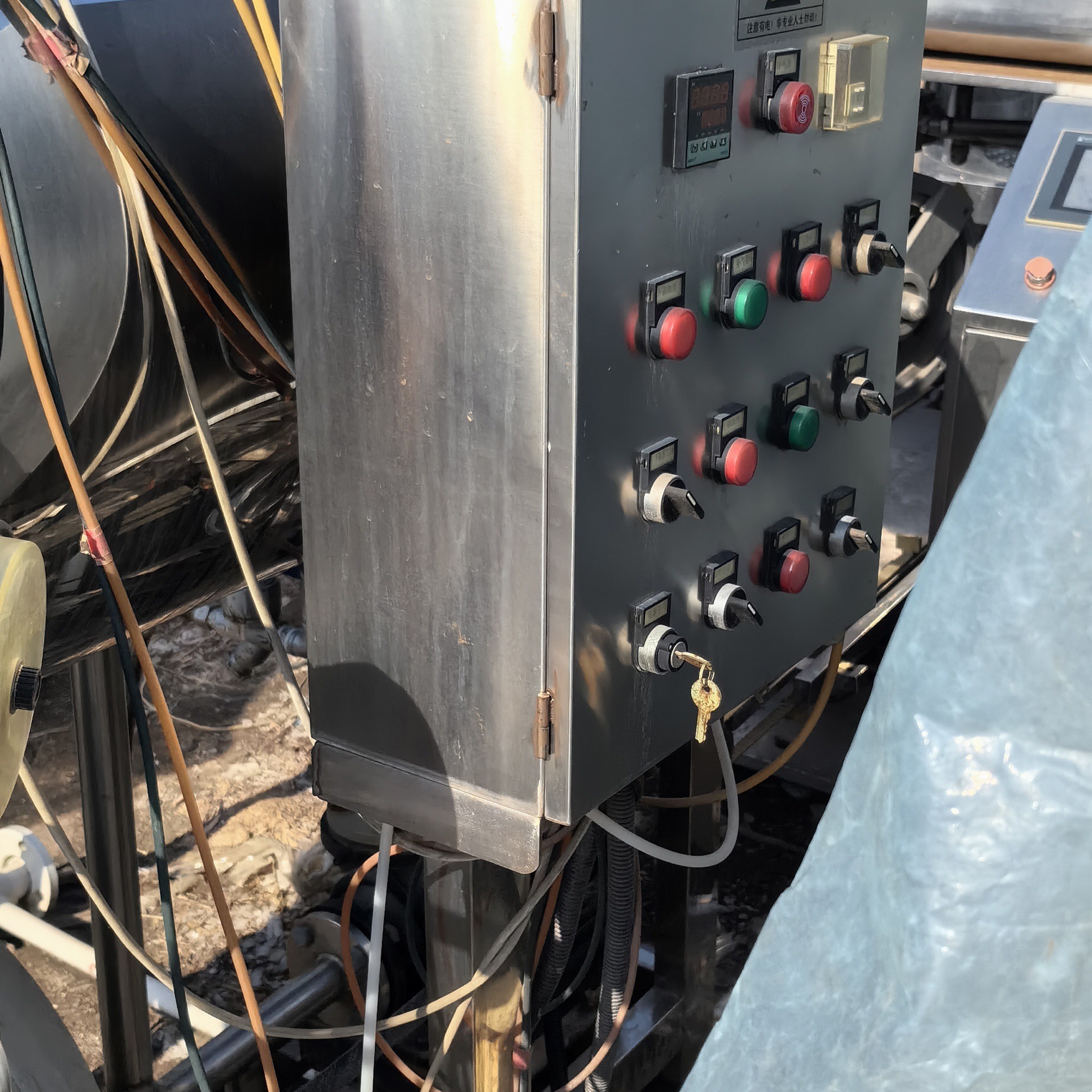 304 Stainless Steel Retort, Good Condition, Please Contact the Boss if You Need It, Price to Be Discussed