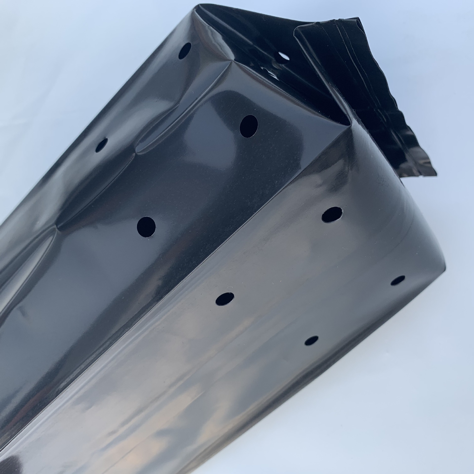 Water-Permeable and Breathable Square Bottom Plant Planting Bag Ldpe Plastic Growth Bag Insulated Reflective Black and White Pe Cultivation Bag