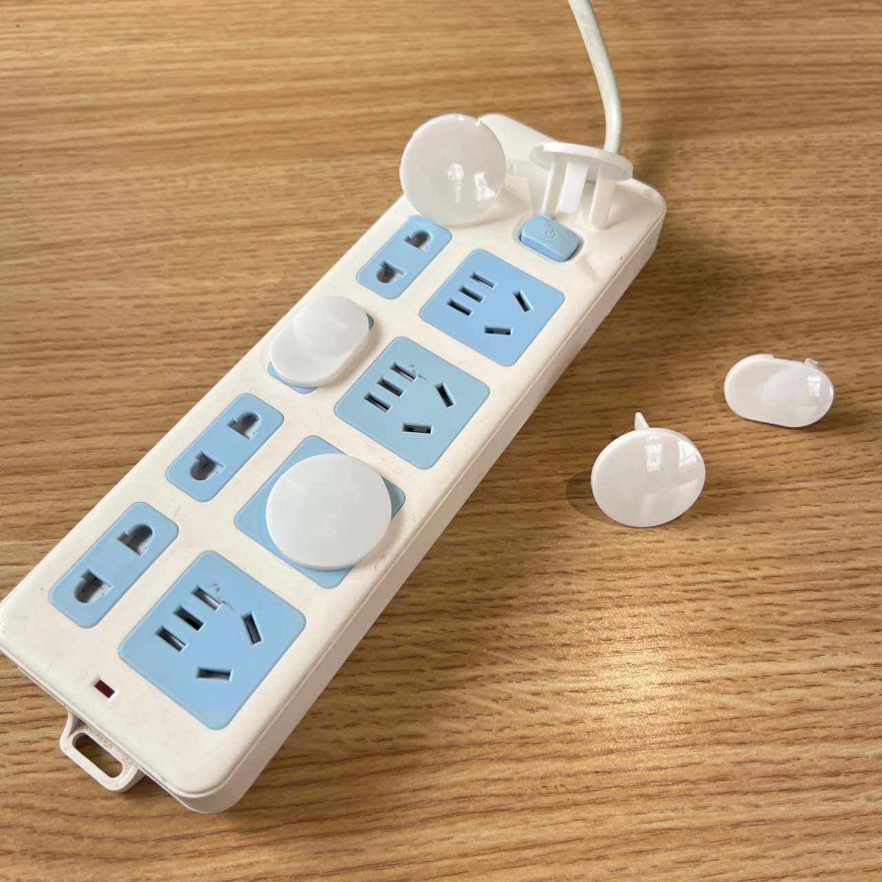 Factory direct supply children's anti-electric shock safety plug baby socket protective cover children's anti-electric shock socket hole