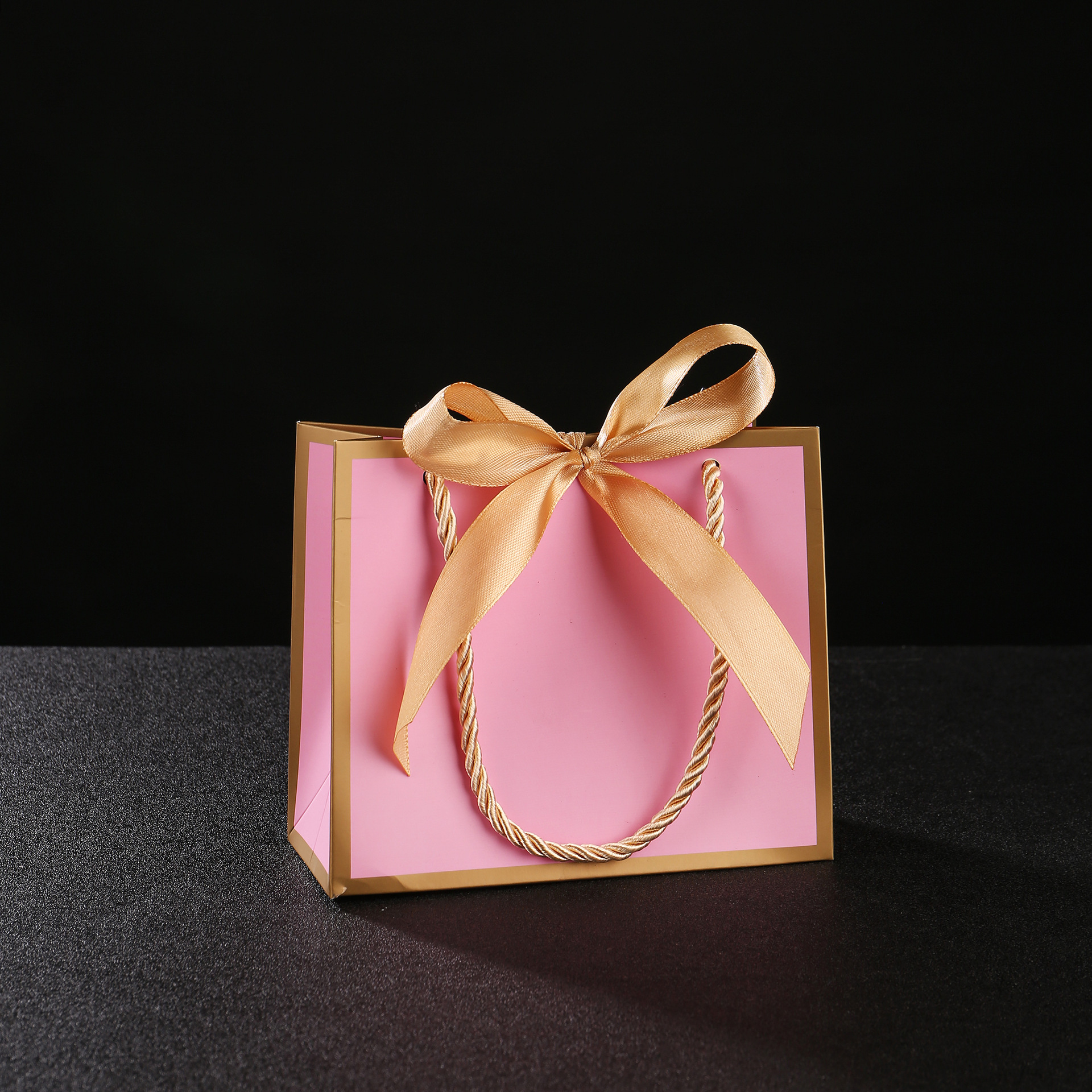 in stock Handheld Paper Bag with Bow Wedding Gift Bag Phnom Penh Blank Candy Box Cross-border Small Gift Bag