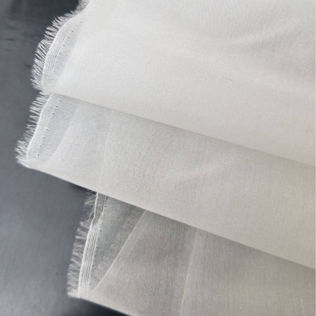 Factory direct spot mulberry silk hard raw silk fabric 8MM140 organza wedding dress fashion fabric fabric