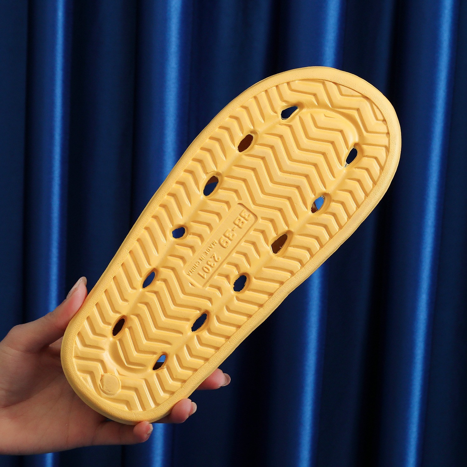 Eva Cheese Hole Slippers Summer Temu Dropshipping Hollow Bathroom Drainage Soft-Soled Sandals for Men and Women Breathable and Comfortable