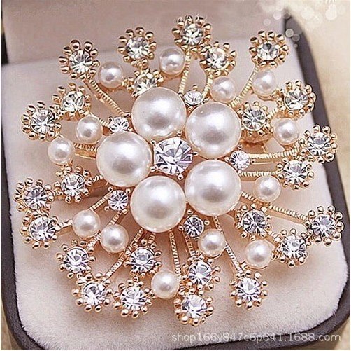 Women's clothing accessories large snowflake pearl crystal brooch exquisite flower corsage pin in stock wholesale and retail