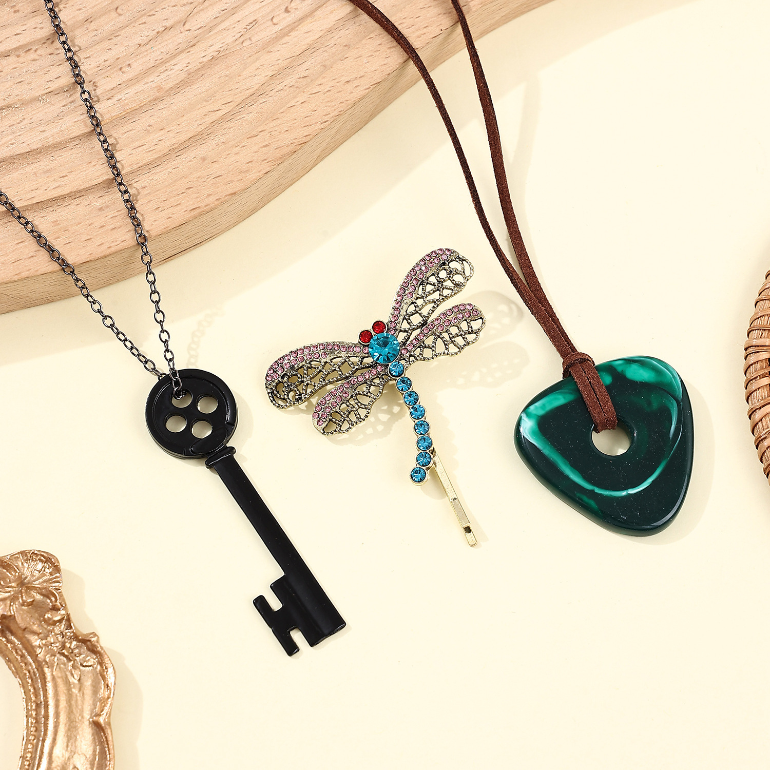 European and American Creative Fashion Personality Versatile Style Necklace Halloween Ghost Mother Black Key Pendant Accessories Decoration