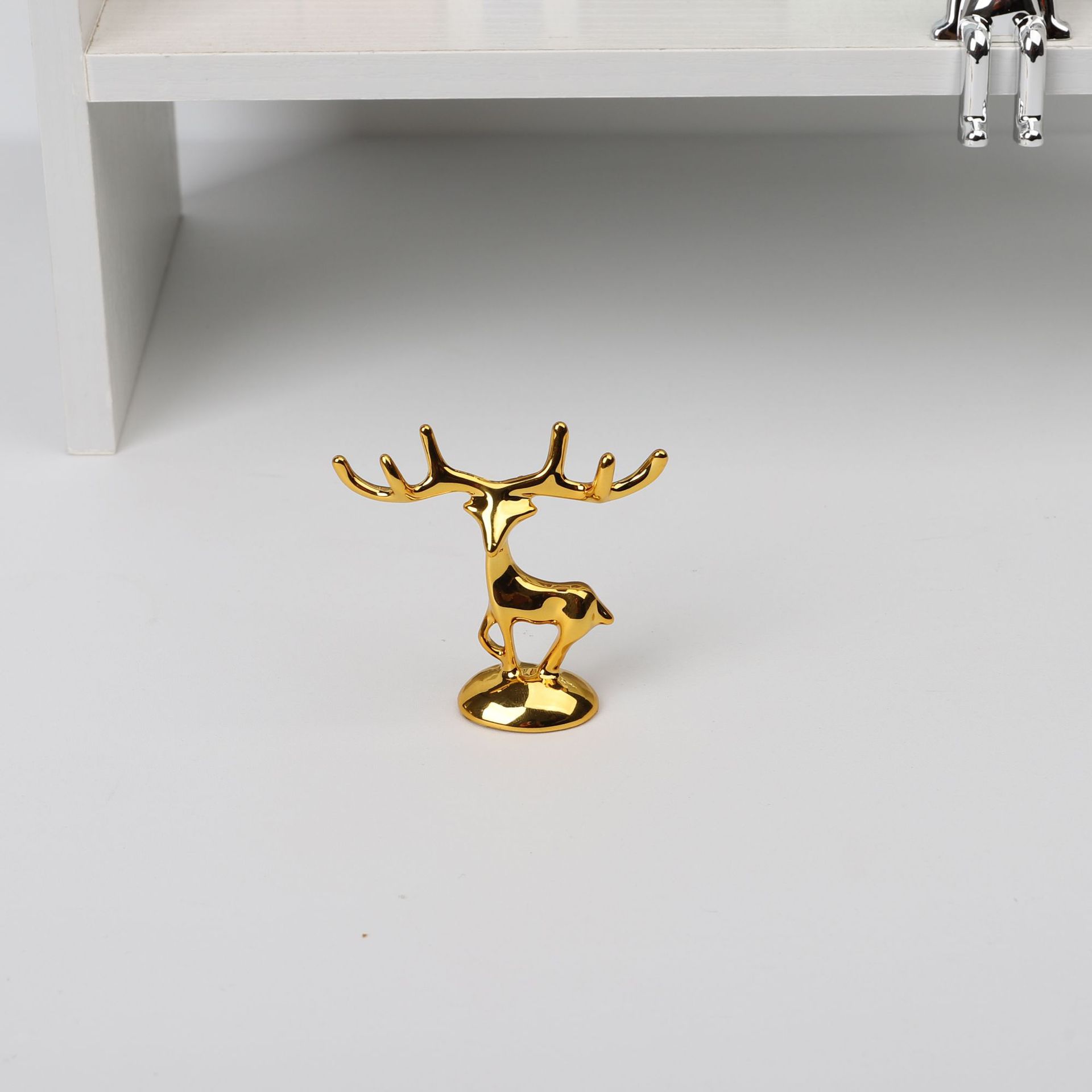 Sika Deer Scandinavian Creative Trash Can Lying Deer Handle Accessible Luxury Style Fruit Plate Candy Snack Storage Box Uv Standing Deer