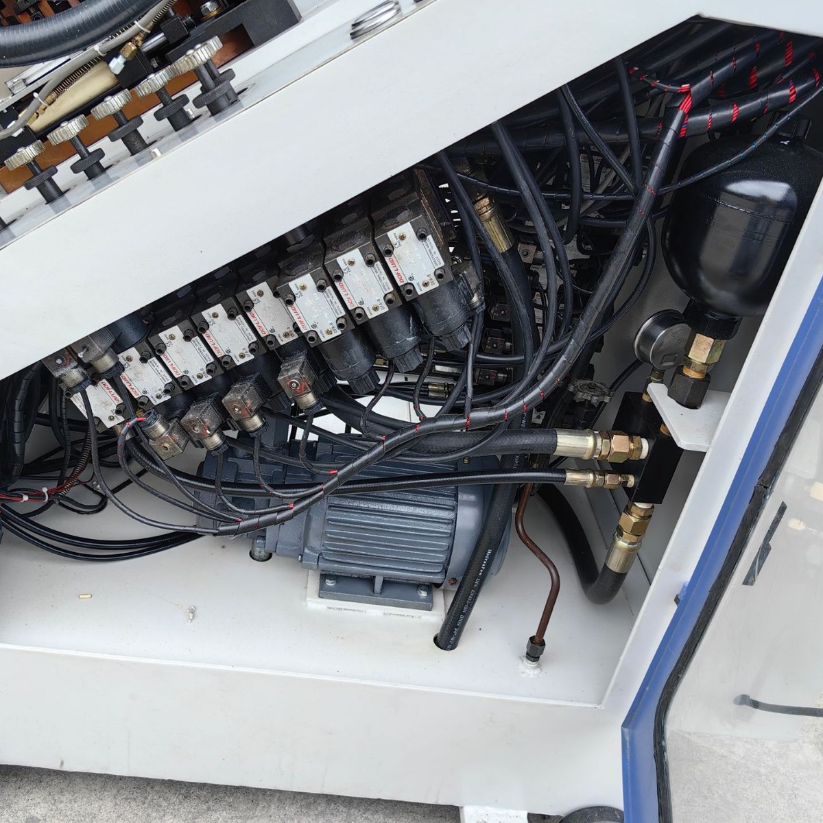 Computer Control Glue-Made Shoe Front Engine Oil Press Second-Hand Nine-Claw Shoe Upper Pull-Up Machine Chengfeng Sp-818Ma