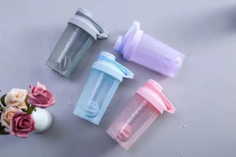 Big handle shake Cup Sports Cup outdoor milkshake cup 500 ml spot can be set with shake ball with sealing ring