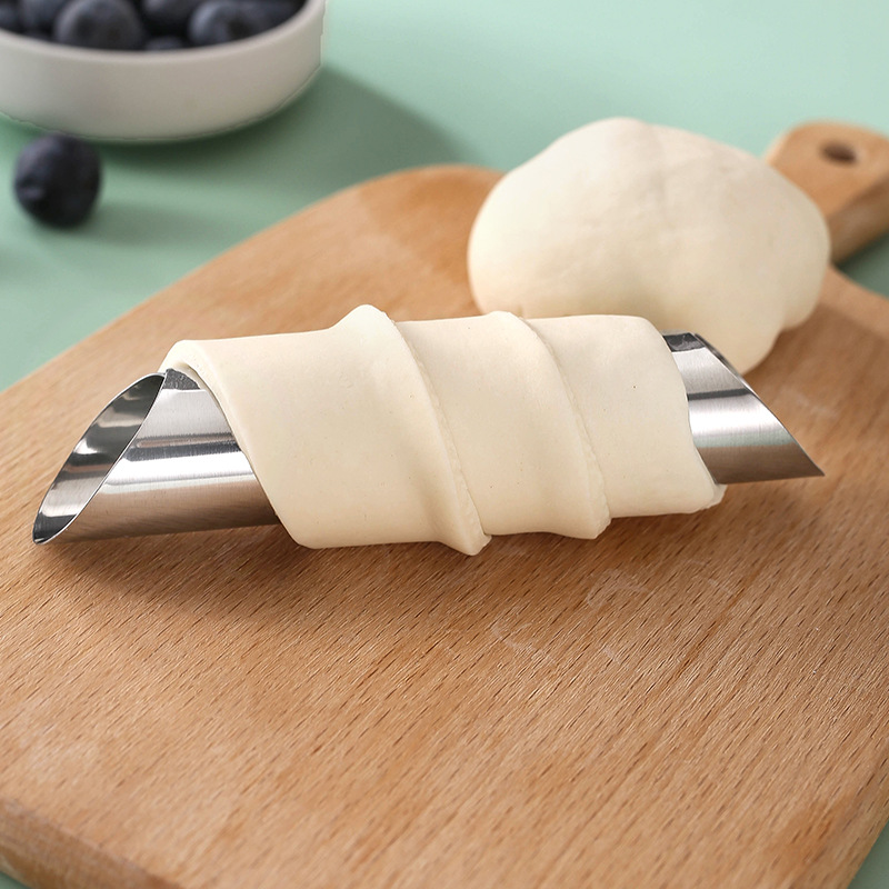 Cross-border spot stainless steel round tube Danish large spiral horn crisp baking tools sweet stuffing roll mold