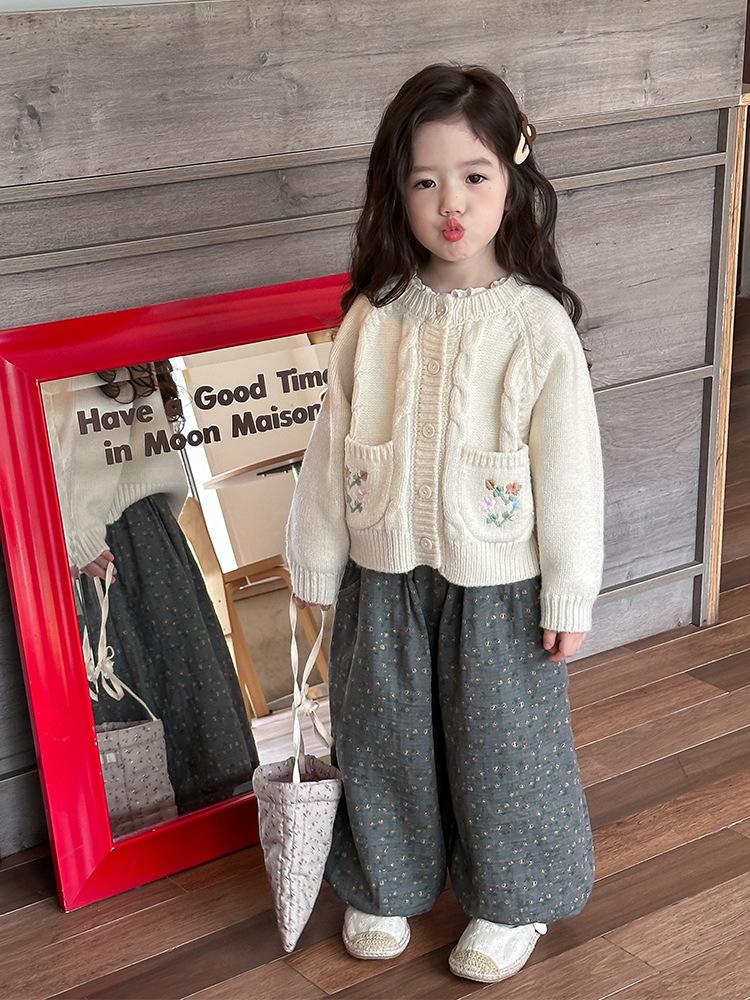 Girls French Sweet Suit 2025 Autumn New Kidsren's Knitted Sweater Floral Pants Bottoming Shirt Three-Piece Set