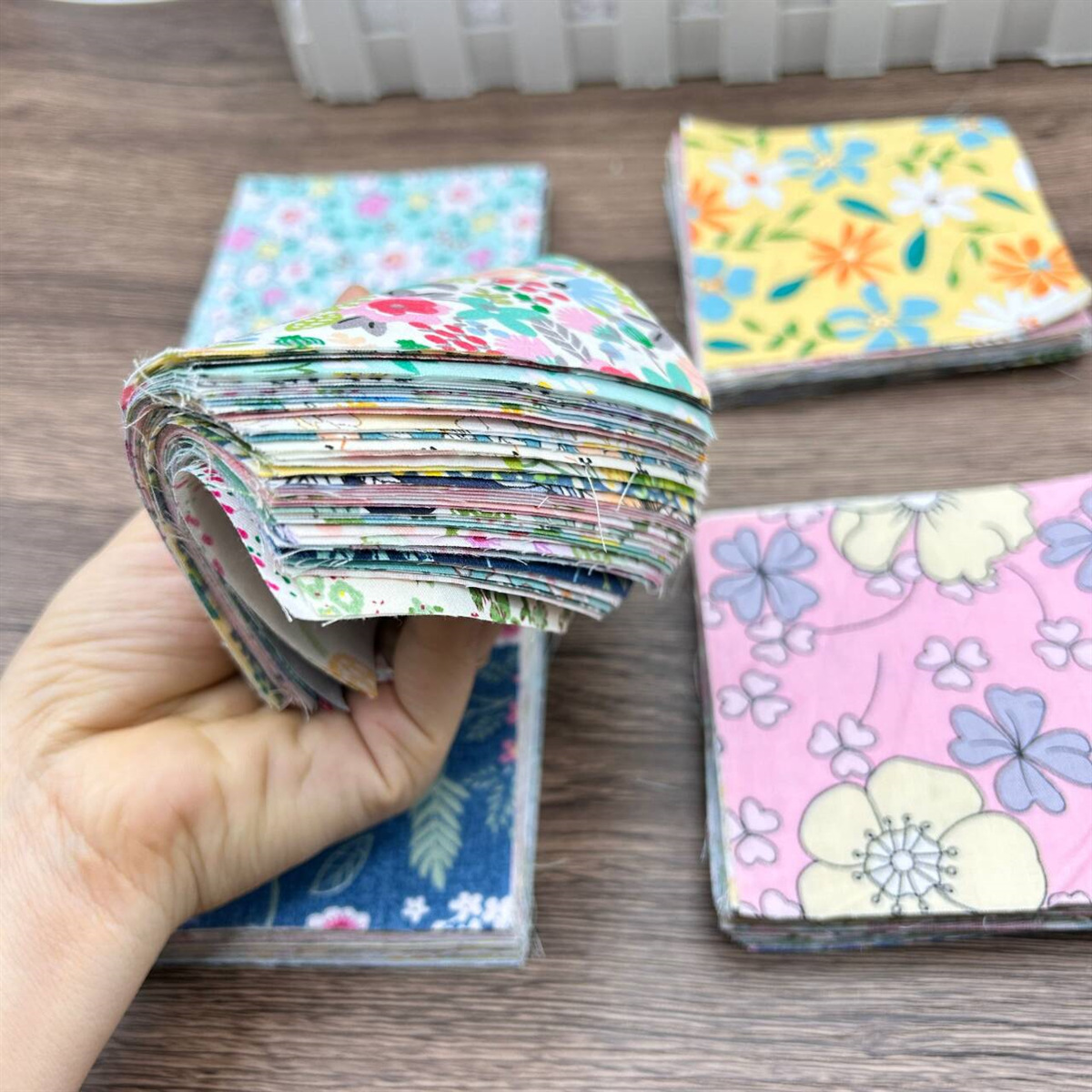 Cross-border foreign trade new 50pcs 10*10cm twill patchwork group handmade diy cotton wholesale small cloth