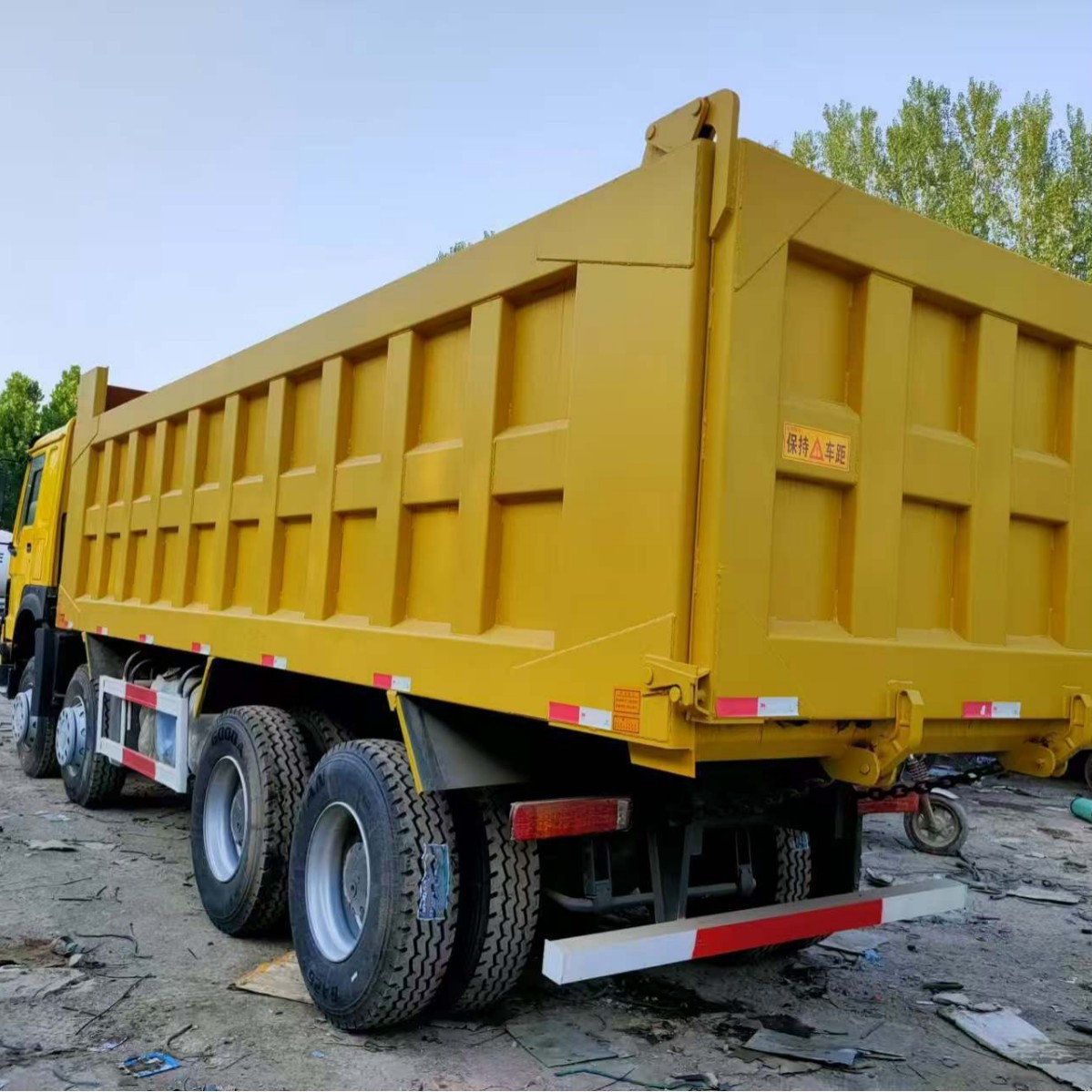 Cross-Border Front-Four-Wheel-Drive Rear-Eight-Wheel-Drive Dump Truck, National 23 Howo Dump Truck, Engineering Dump Truck, Cargo Truck, Engineering Vehicle