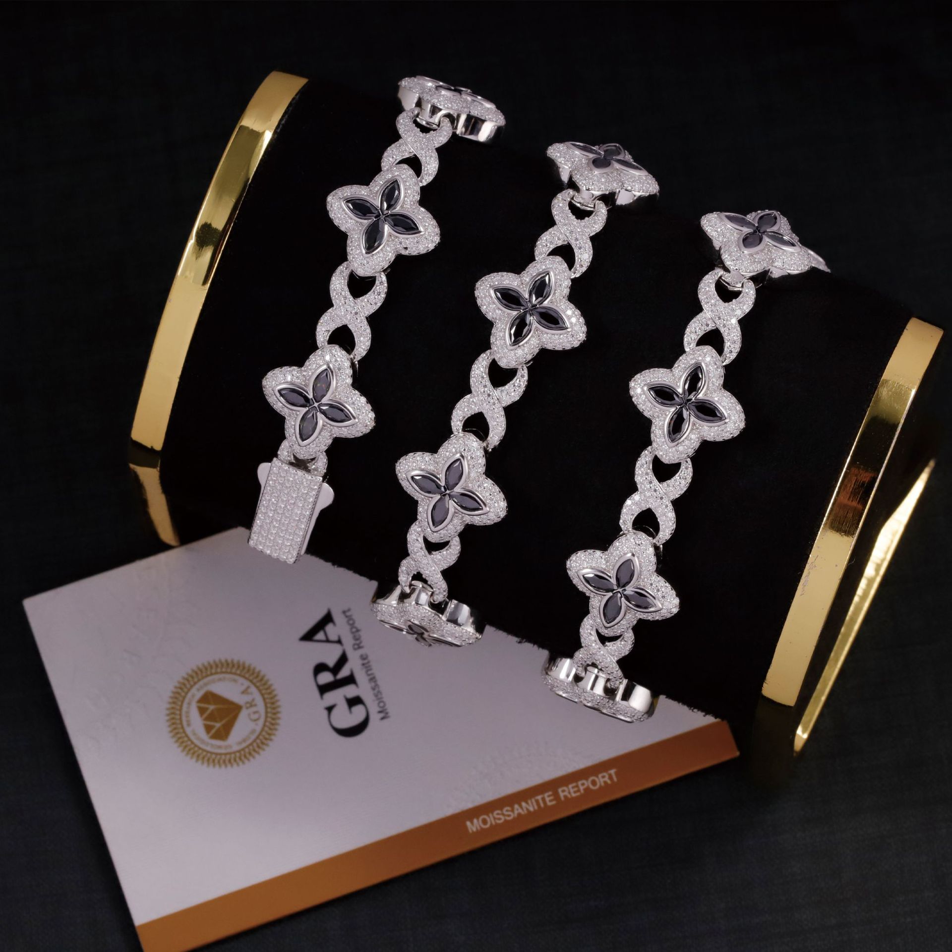 Hip-Hop Style European and American Black Four-Leaf Clover Necklace S925 Silver Inlaid with D Color Moissanite Personalized High-End Niche Necklace