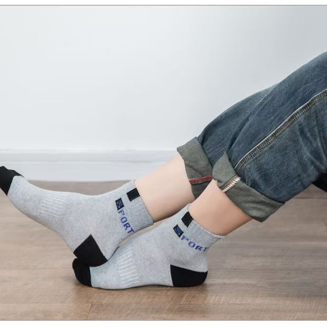 Socks men's letter sport socks sports all-match men's socks sweat-absorbent breathable four seasons basketball socks wholesale