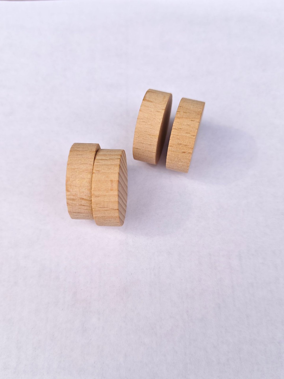 Xinzhe Spot Solid Wood 25mm Round Piece Natural Color Lotus Wood Piece DIY Solid Wood Hand-Painted Graffiti Round Wood Piece Beech Wood