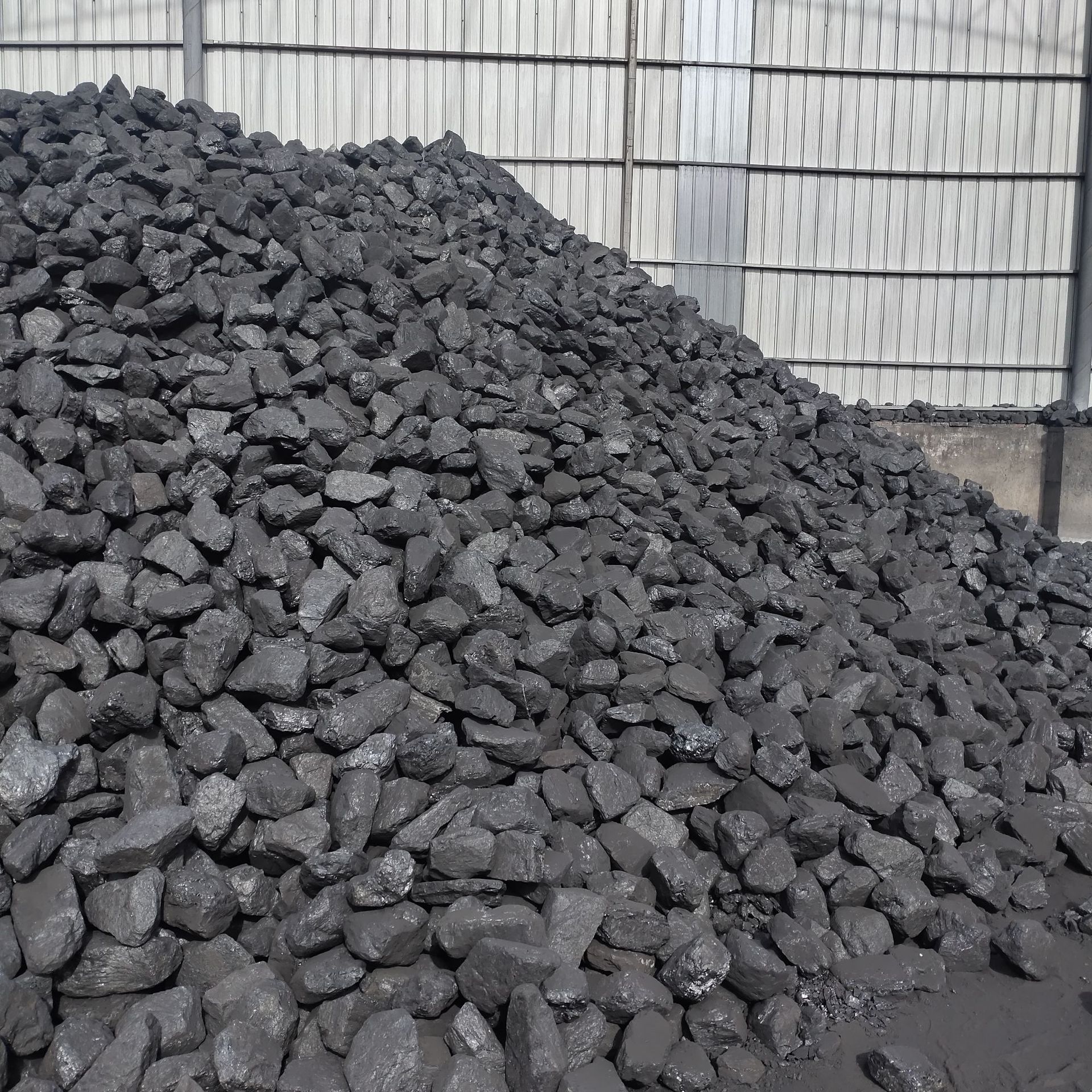 Shenmu Coal Large Block Roasted Bituminous Coal Coal Mine Supply Block Coal High Calorific Value High Gas Production High Low Sulfur Low Ash Non-Coking Coal