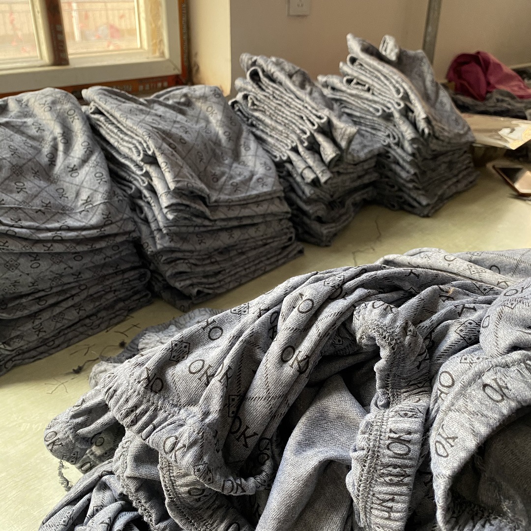 Middle-aged and old men's cotton wool gray suit autumn clothes autumn pants autumn and winter explosions running loose printing net color