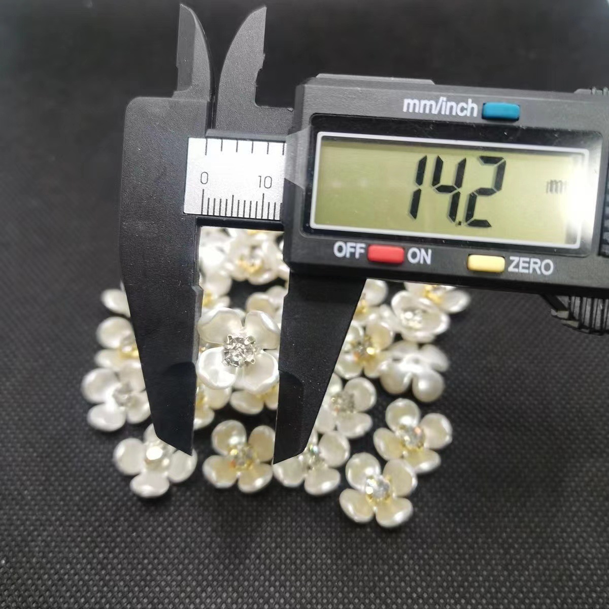 14mm four small flower golden single claw diy handmade material popular hairpin accessories five small flower with gold diamond