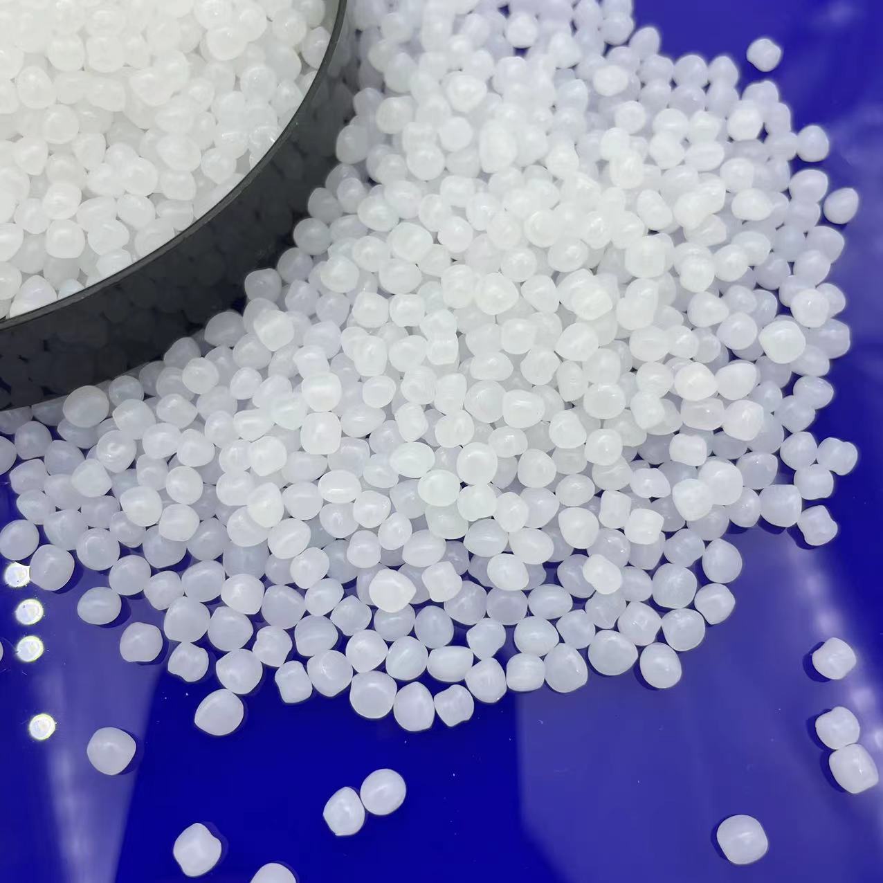 Processing plush toy filling rubber particles plush doll filling particles PE filling material can be packed according to gram weight