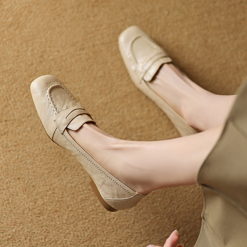 [Ready Stock] 2024 New Shallow Mouth Slip-On Lazy Shoes Women's Flat Loafers Small Leather Shoes Peas Shoes