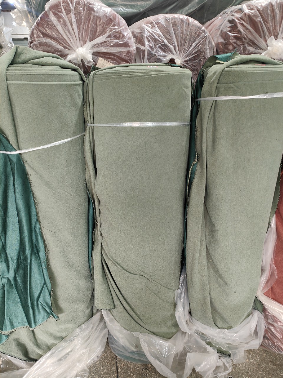 Wholesale Processing of Curtain Fabrics for Rental Houses, Hotel Engineering Chenille Blackout Curtain Fabrics, Special Wholesale Processing