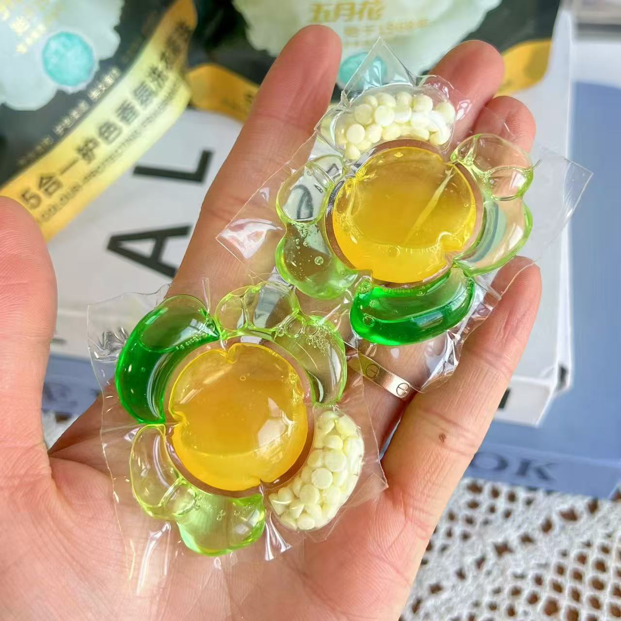 Mayflower [microcapsule] laundry beads five-in-one 5D fragrance condensation type laundry detergent decontamination lasting fragrance