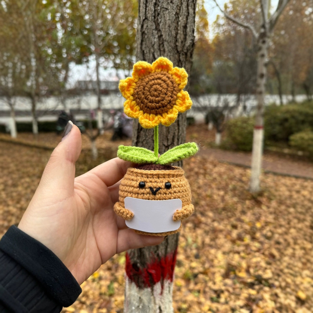 Cross-border new sunflower crocheted creative cartoon doll woven potted ornaments crocheted
