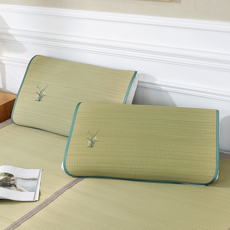 Летняя матовая подушка из травы для детей