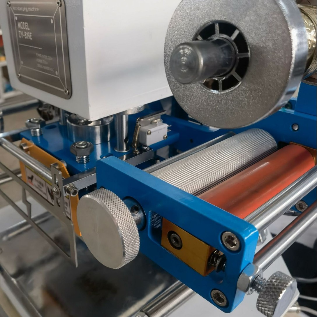 Pneumatic Hot Stamping Machine with Embossed Safety Design, Hot Stamping Machine for Crafts, Direct Sales from Manufacturer, Mold