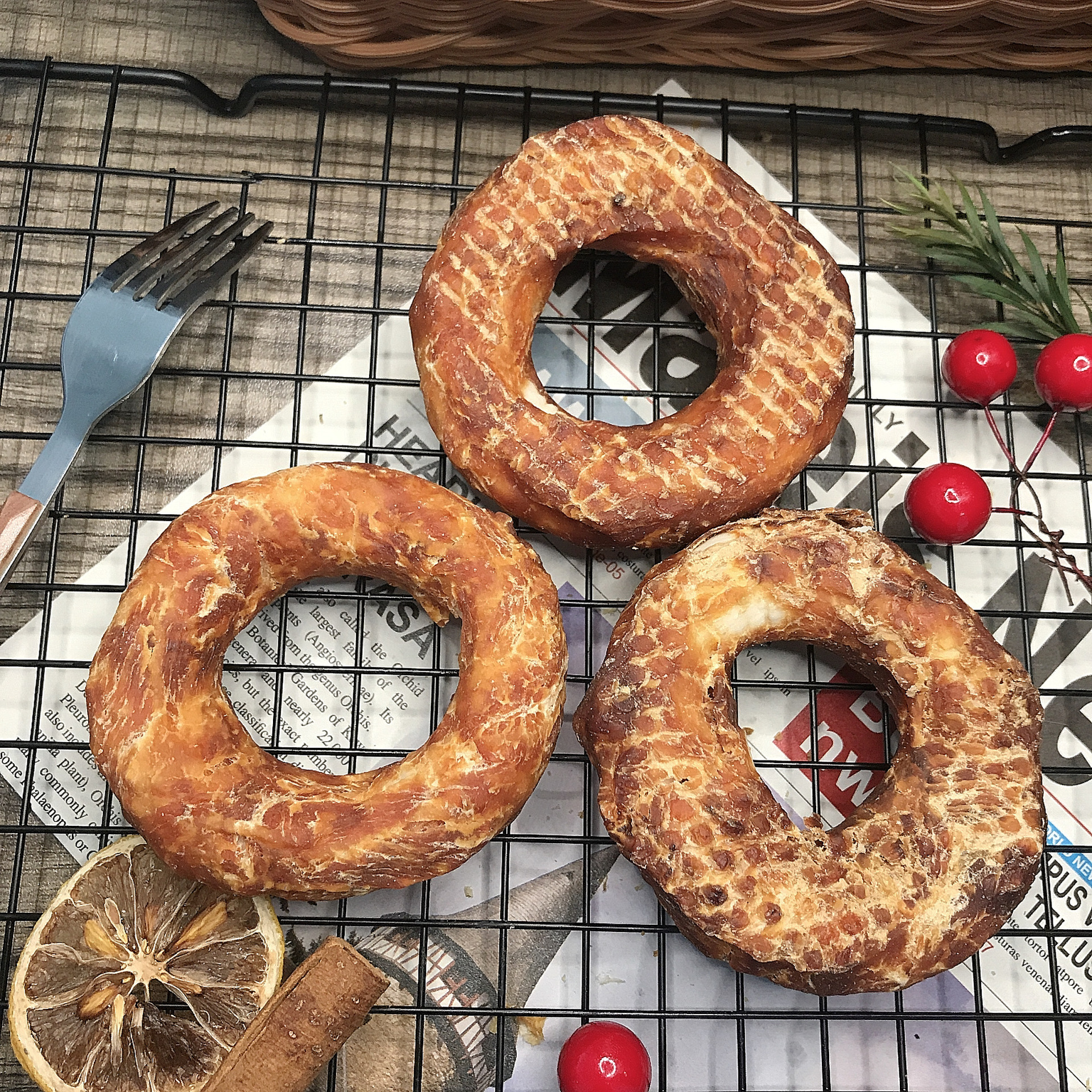 Factory Wholesale Dog Molar Stick Chicken Cowhide Donut Small and Medium-Sized Dog Golden Retriever Corgi Teddy Bite-Resistant Teeth Cleaning