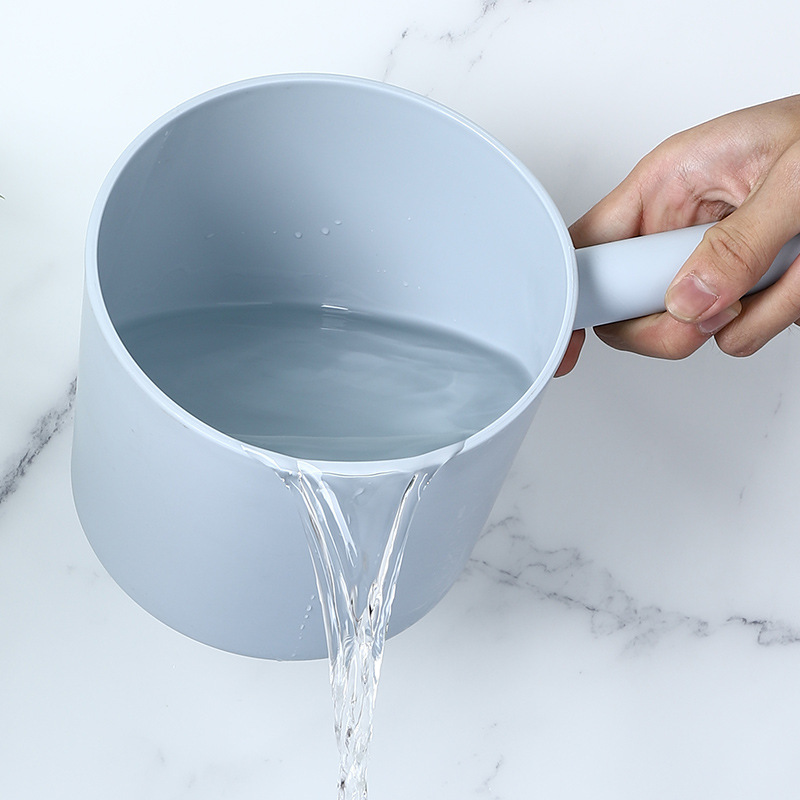 Plastic water spoon household kitchen thickened baby children bath water floating spoon water ladle wholesale bath water ladle