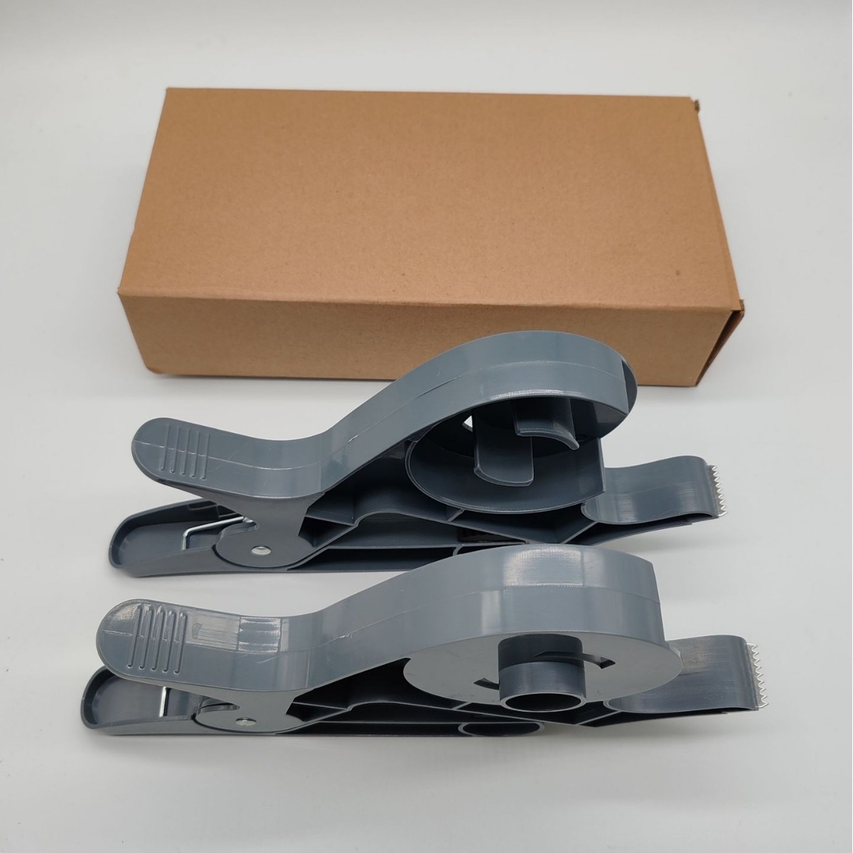 Wrap Buddies Christmas packaging tape distribution holder new cutter