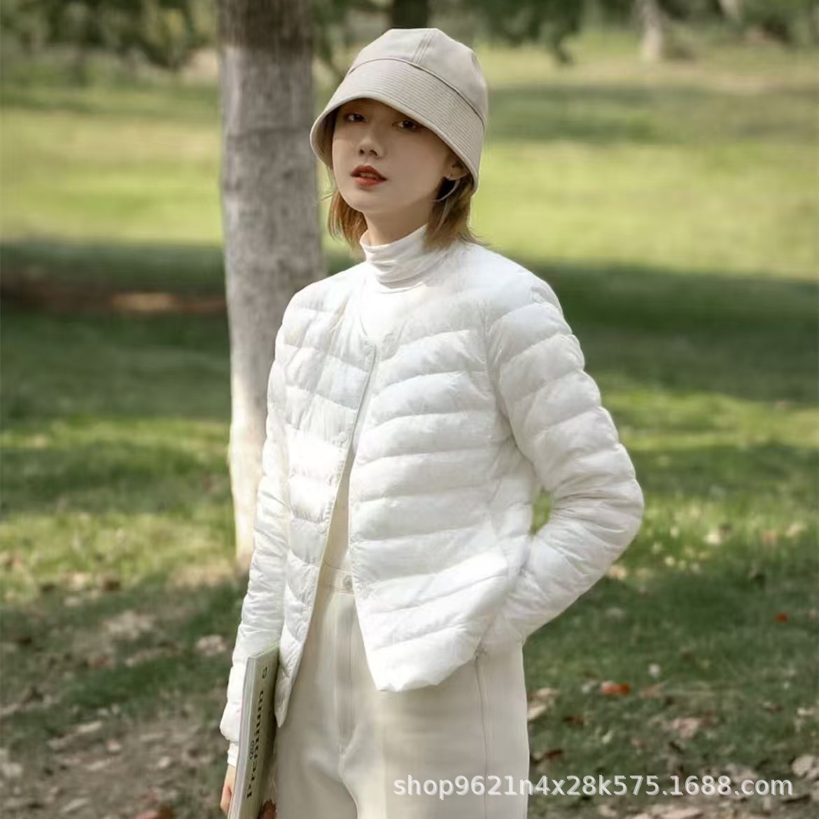 U +2024 New Lightweight Down Vest Warm Lightweight Liner Short V-Neck Collarless Inner Wearing Women's Wear