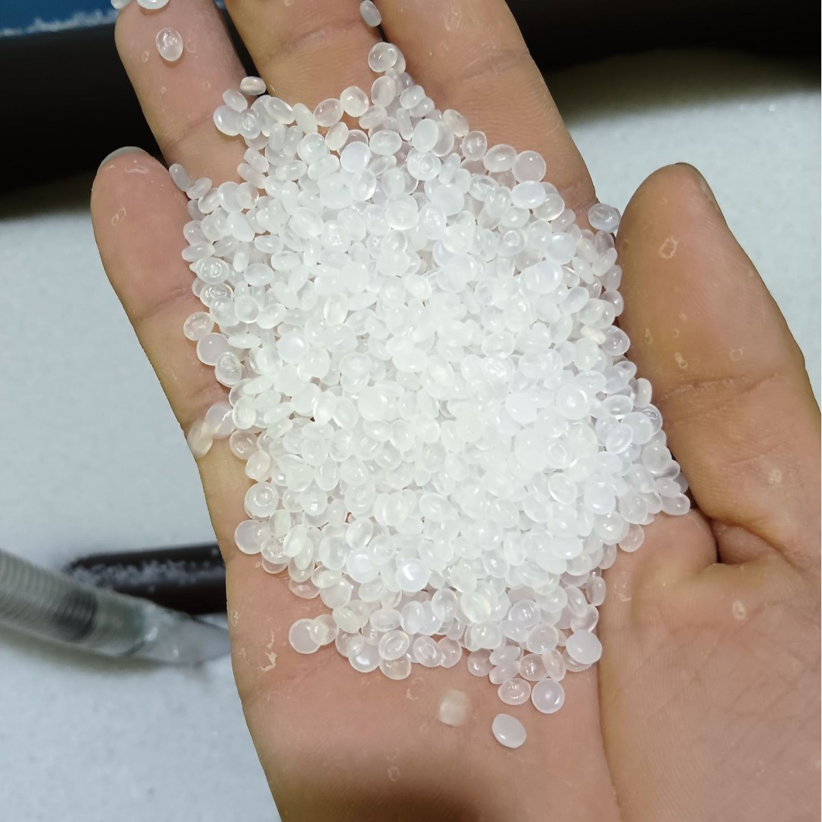 Guangdong Petrochemical Polyethylene Linear Material Dfda-7042N Original Package Material Blow Molding Grade Agricultural Film Special for Packaging Film