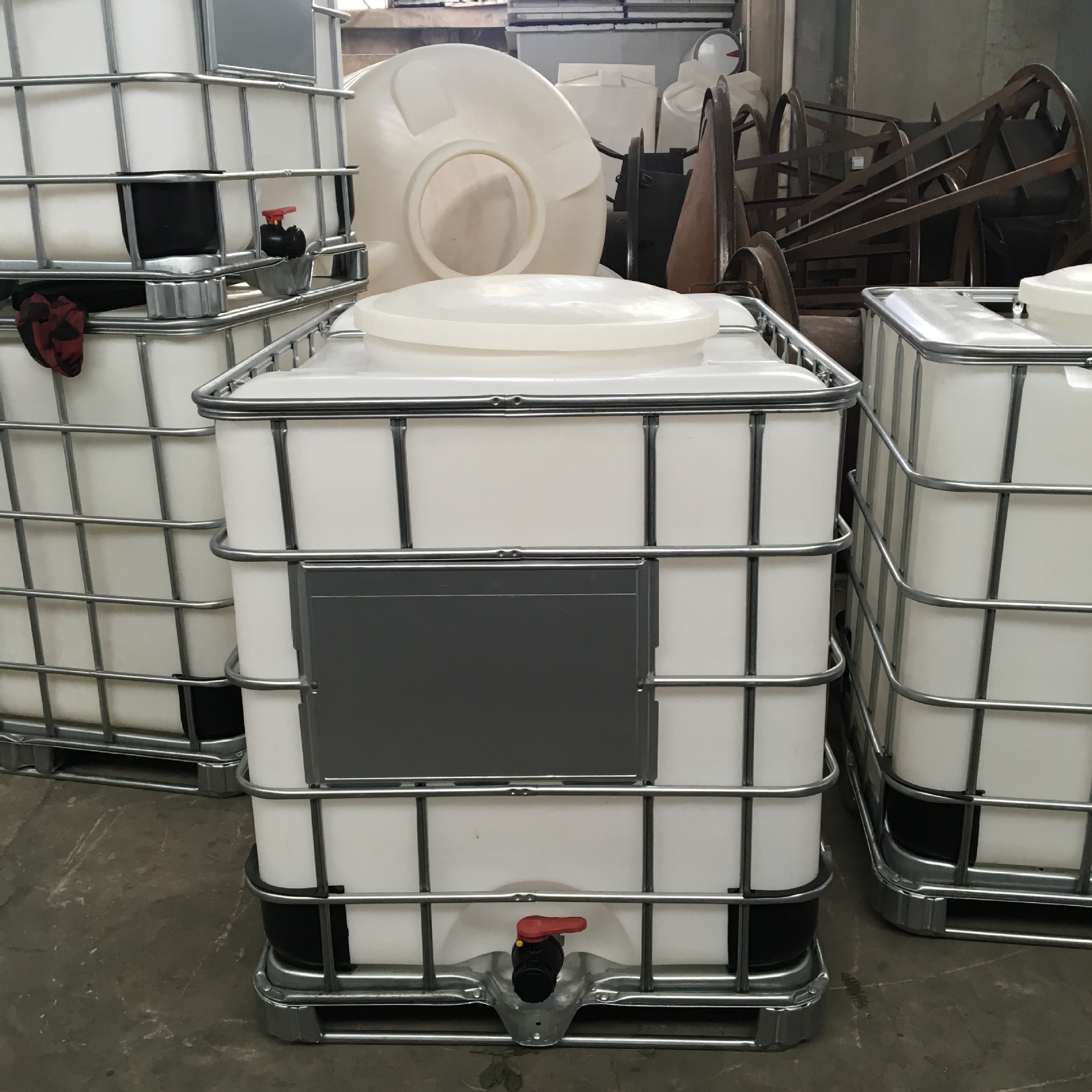 Fujian manufacturer IBC ton barrel used 1000L container barrel waste liquid barrel plastic water storage tank chemical raw material oil barrel