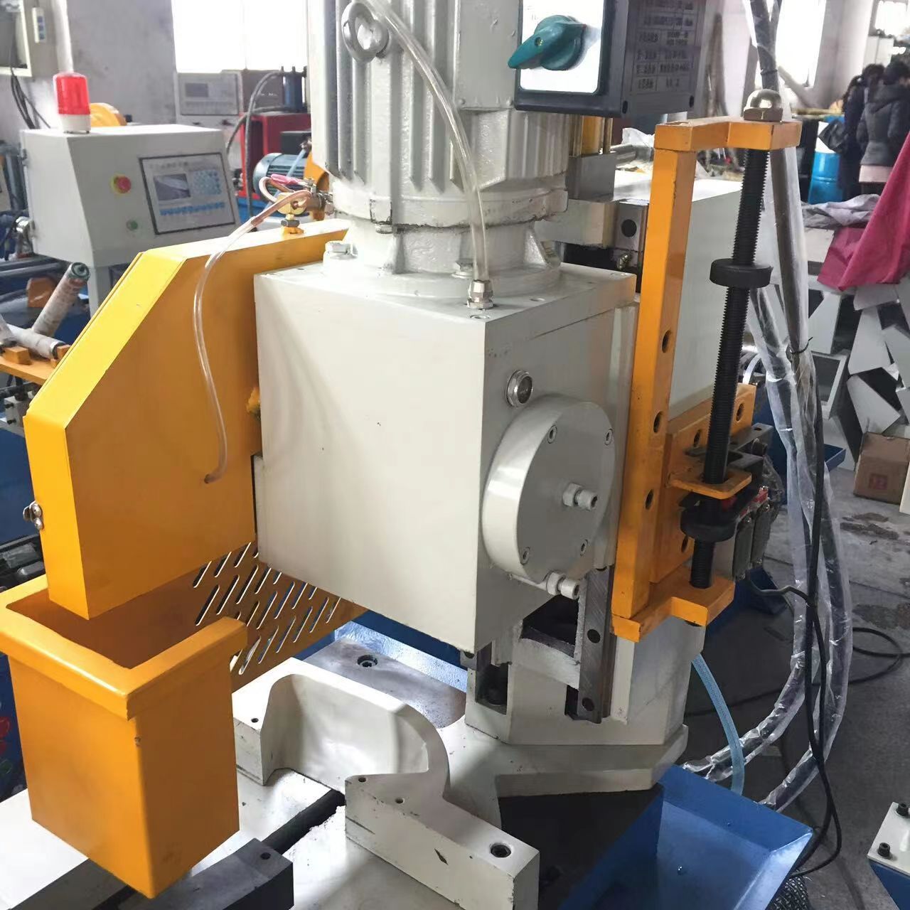 Desktop hydraulic metal automatic circular saw machine stainless steel pipe cutting and cutting machine 2.2kw metal profile bevel cutting machine