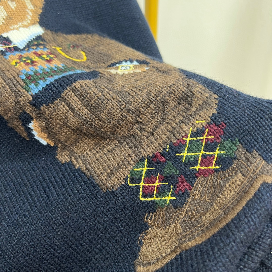 2025 Spring New Heavy Industry Cartoon Bear Crewneck College Age-reducing Joker Wool Sweater for Men and Women