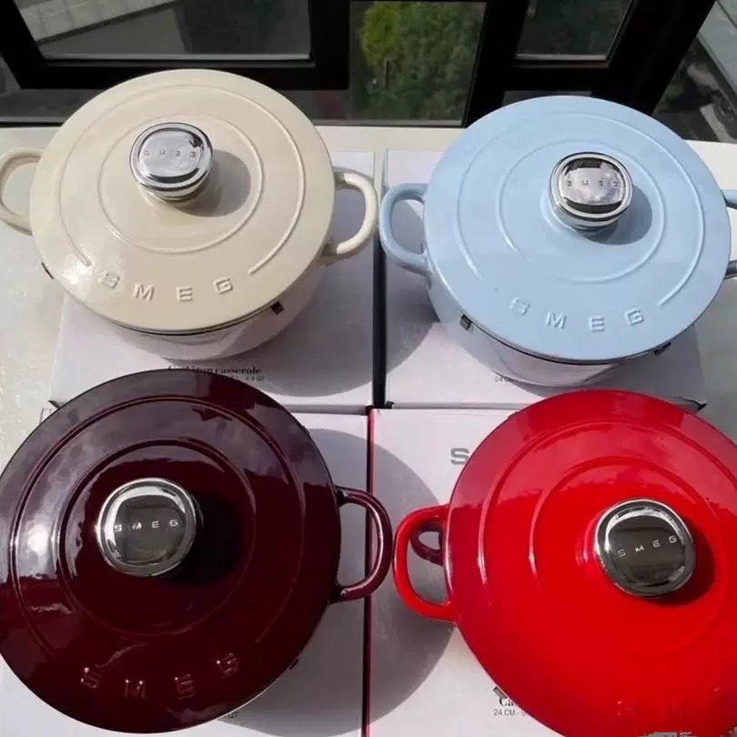 Эмальированная кастрюля Smeg 4.2L, 24см, чугунная, винтажная, с крышкой, для газовой и индукционной плит