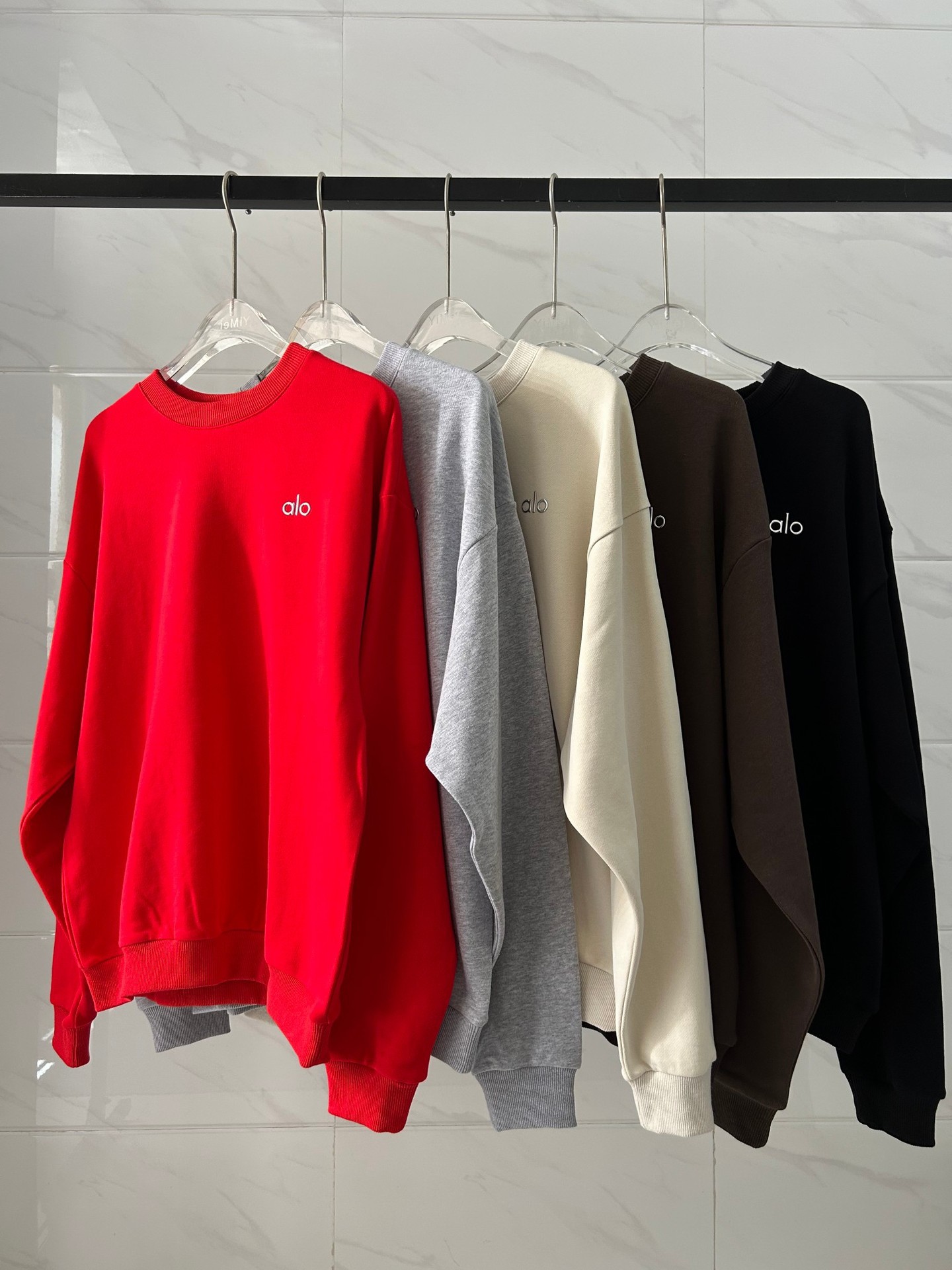 Alo2025 Spring Letter Logo Terry Round Neck Long-Sleeved Loose Couple Sweatshirt Pure Color Simple Style Versatile Yog