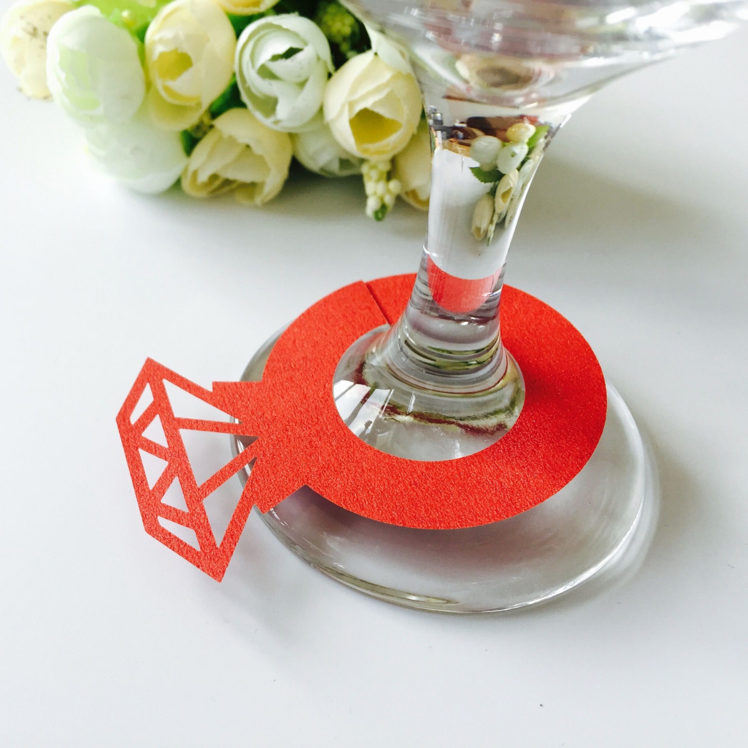 Wedding red wine decorative Cup card diamond ring hollow creative handwritten seat card Diamond Cup holder card name card