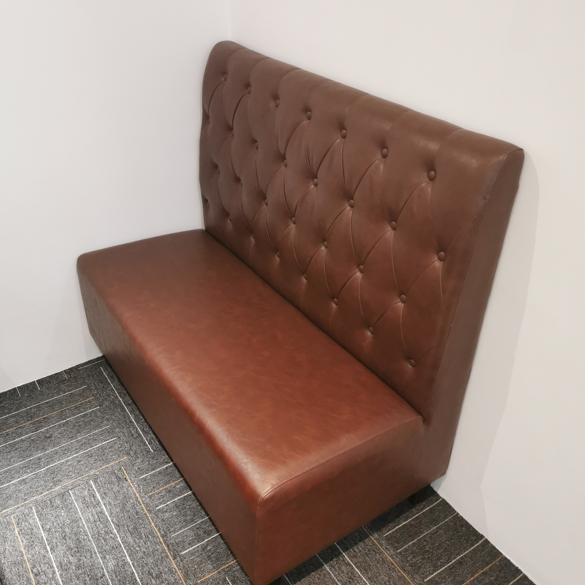 Manufacturer Supplies Restaurant Booths, Retro Restaurant Coffee Shop Sofa Combination, Brown Leather Pull-Button Booth Sofa