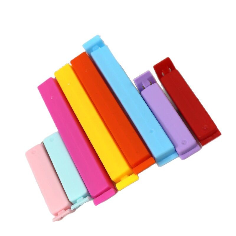 Factory wholesale cartoon food fresh-keeping sealing clip size optional plastic tea snacks sealing clip