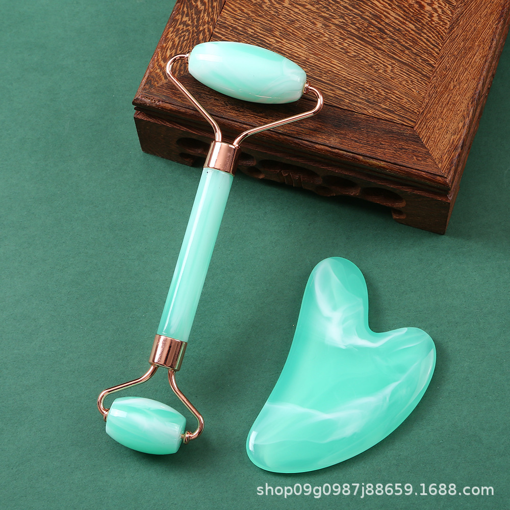 Non-Jade Resin Rose Quartz Double-Headed Roller Massager Heart-Shaped Beauty Facial Massager Shaving Board Set