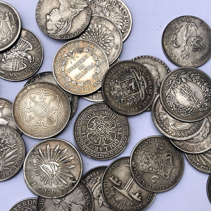 A Complete Set of 80 Foreign Silver Coins, Including Non-Repeating Varieties Such as Sitting and Standing Coins, Other Quantities Are Not Available for Other Classmates during Christmas