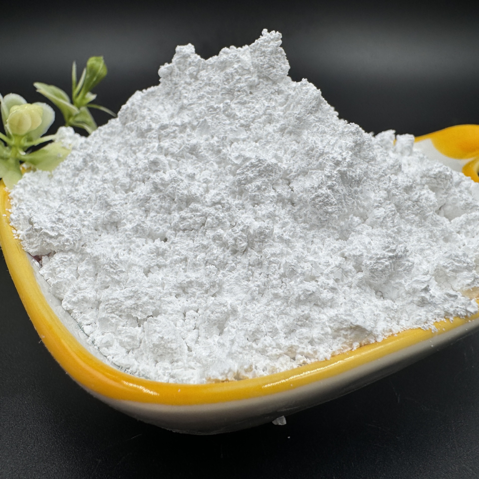 Yatitanium Powder Replaces 20~30% Titanium Dioxide Powder. It Does Not Contain Crystalline Water, Is Dry and Smooth, Has Low Oil Absorption and High Covering Power