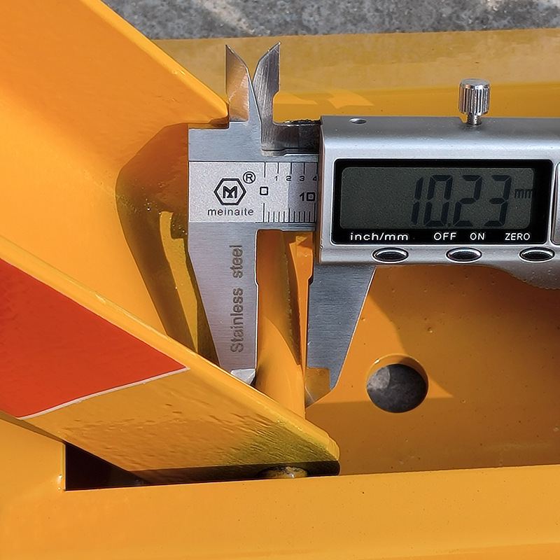 Pressure-Resistant and Collision-Resistant Parking Space Lock, Channel Steel Triangular Floor Lock, Punch-Free, Ultra-Thick and Durable Parking Space Floor Lock, Parking Space Floor Lock