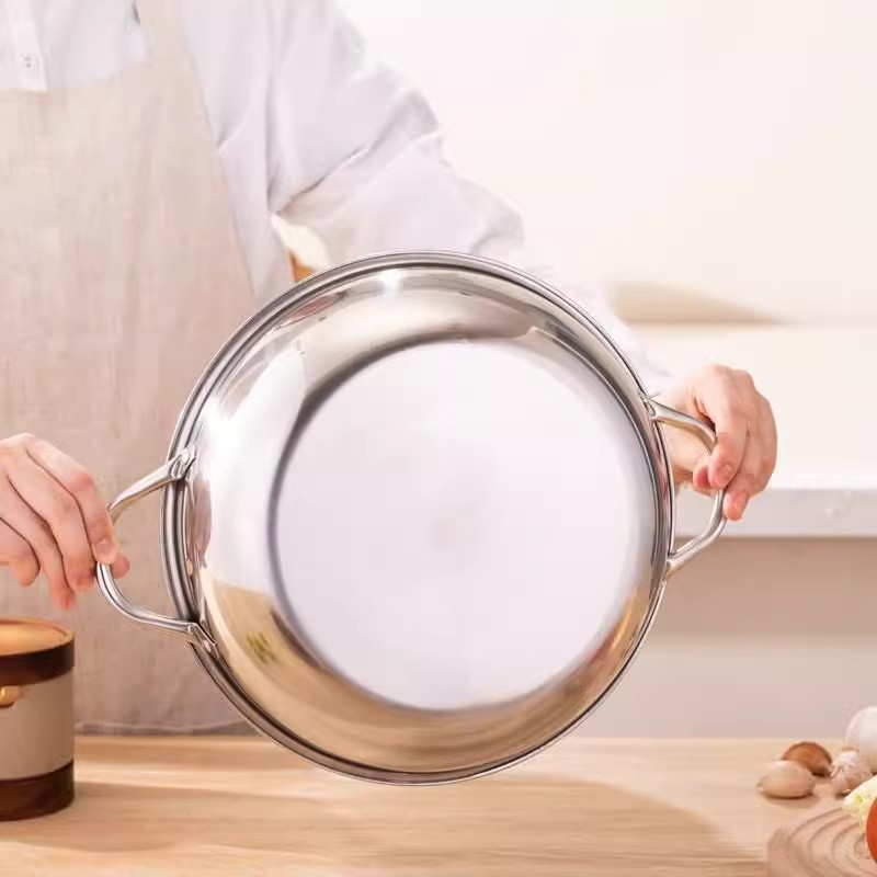 Direct selling thick stainless steel pot mandarin duck hot pot two taste little sheep induction cooker practical gift pot batch