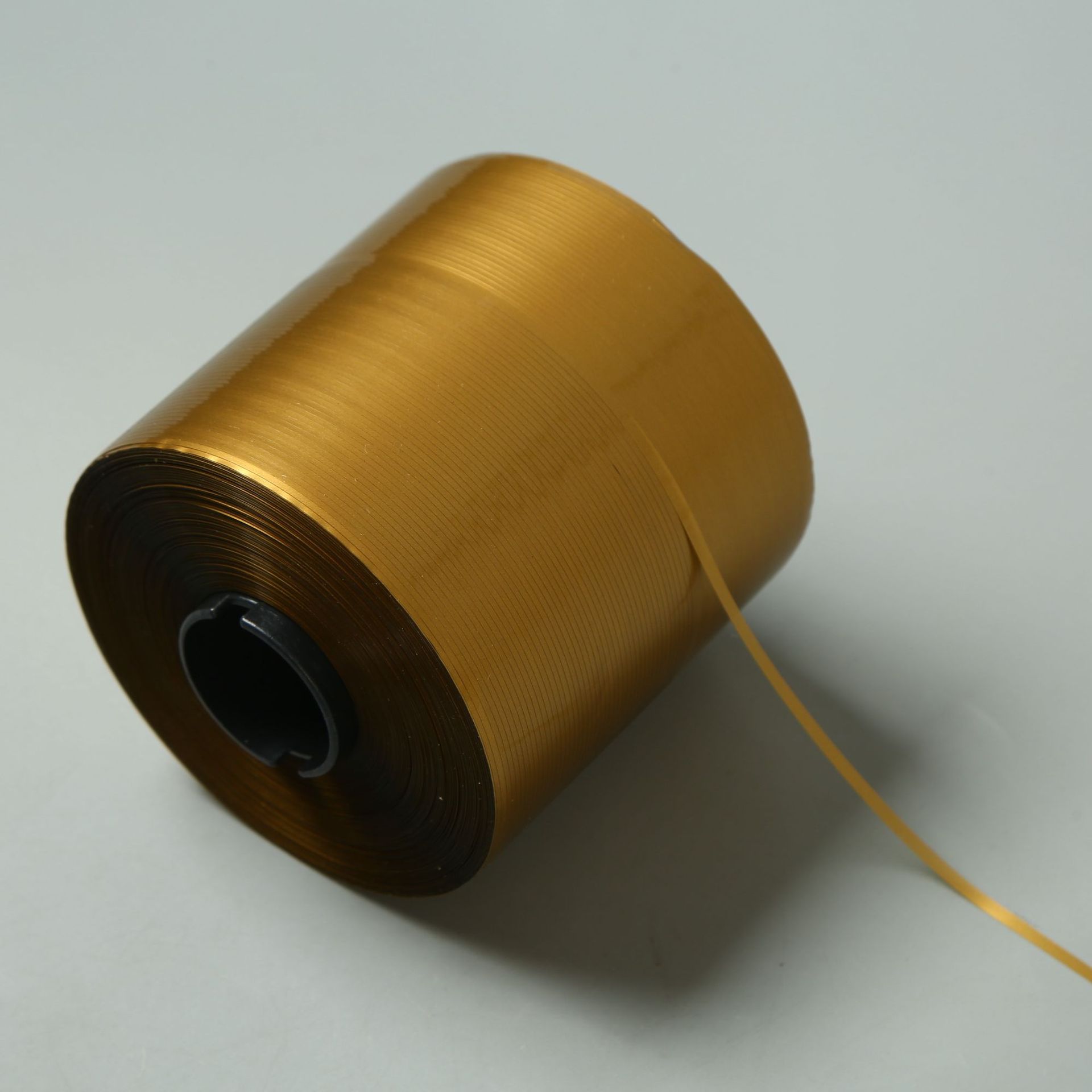 Cigarette Pack Film Is Gold, Transparent, Red, Easy to Open, with Anti-Counterfeiting Pull Tabs, Laser Cut, Hollowed Out, and Easy to Tear