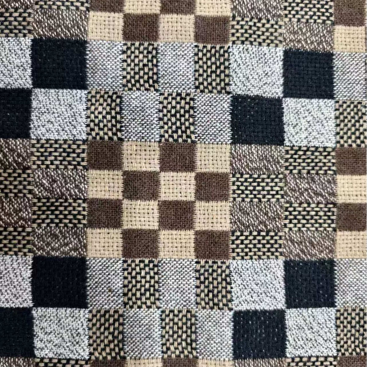 В наличии ткань для одежды, обуви и сумок с мелким клетчатым узором